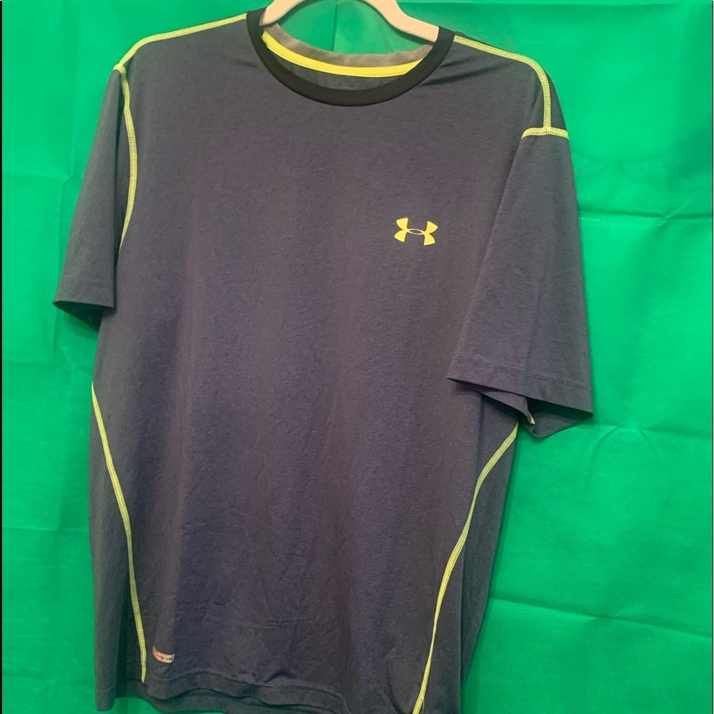 Men’s Under Armour work out shirt